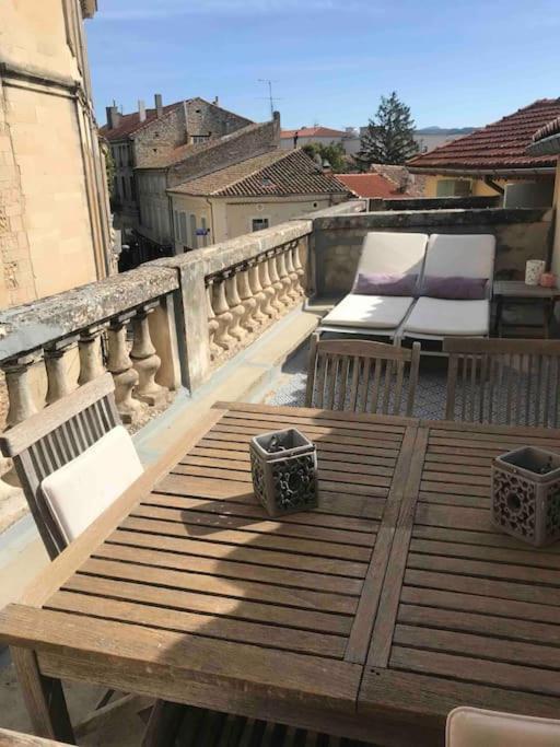 Grand Appartement En Maison De Ville Valreas Luaran gambar