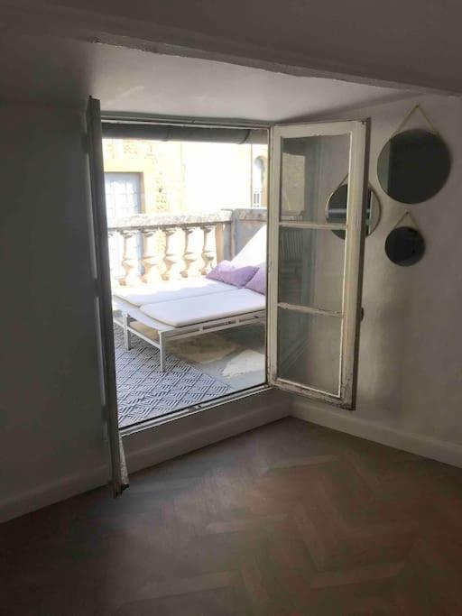 Grand Appartement En Maison De Ville Valreas Luaran gambar