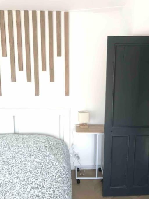 Grand Appartement En Maison De Ville Valreas Luaran gambar